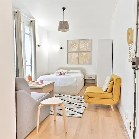 Paisible Parc Des Buttes-chaumont باريس